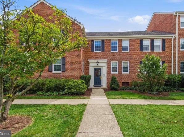 6704 W Wakefield Dr APT B2, Alexandria, VA 22307