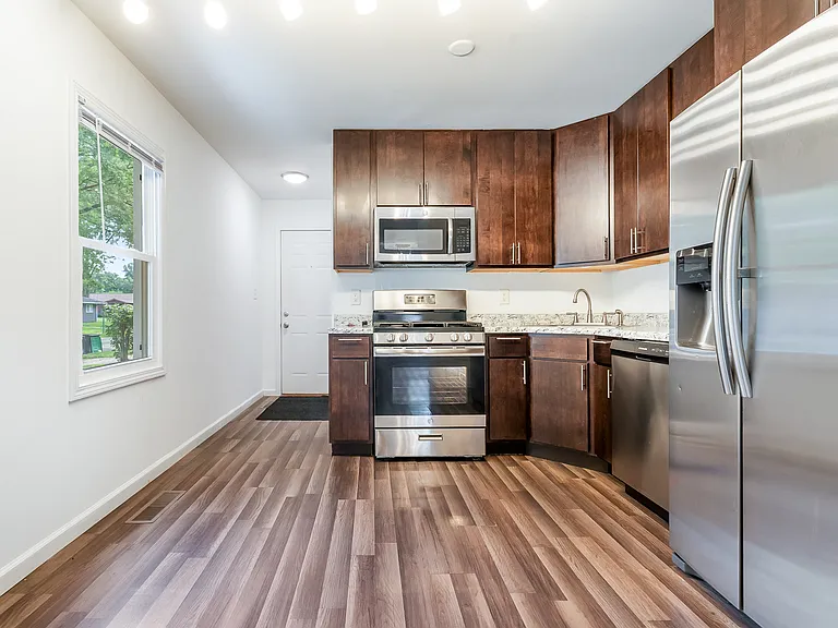 2360 Arrow St — Photo 11