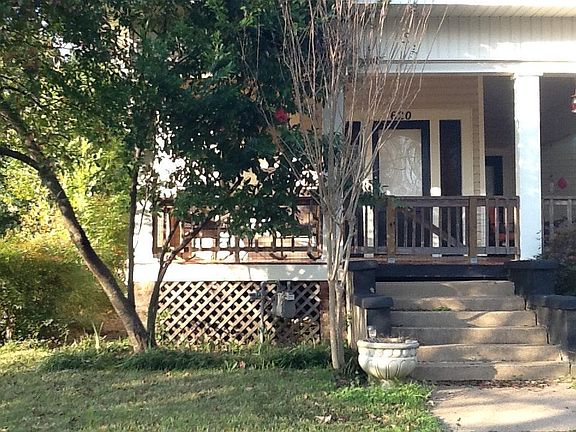 2nd image of 620 W Cox St