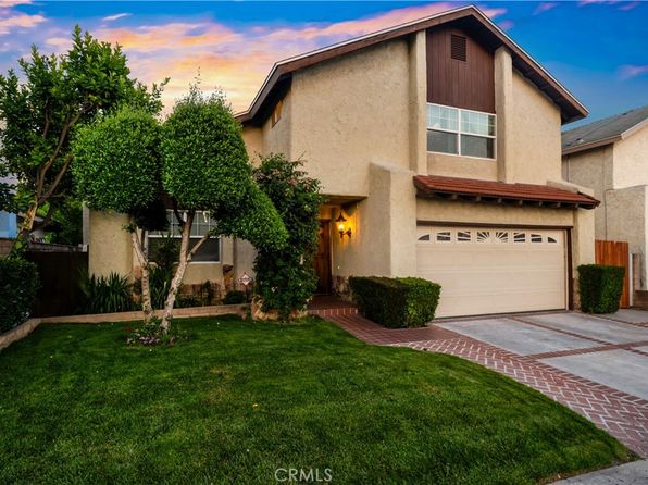 Garden Style - Los Angeles CA Real Estate - 30 Homes For