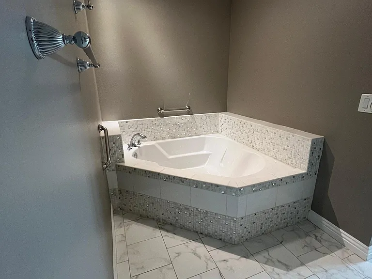 407 N Clinton St — Photo 32