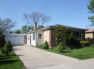 4648 Dempster St, Skokie, IL 60076