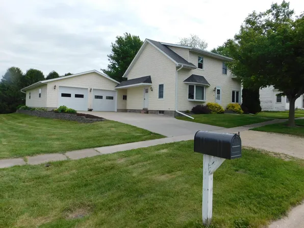 505 Main St, Luana, IA 52156