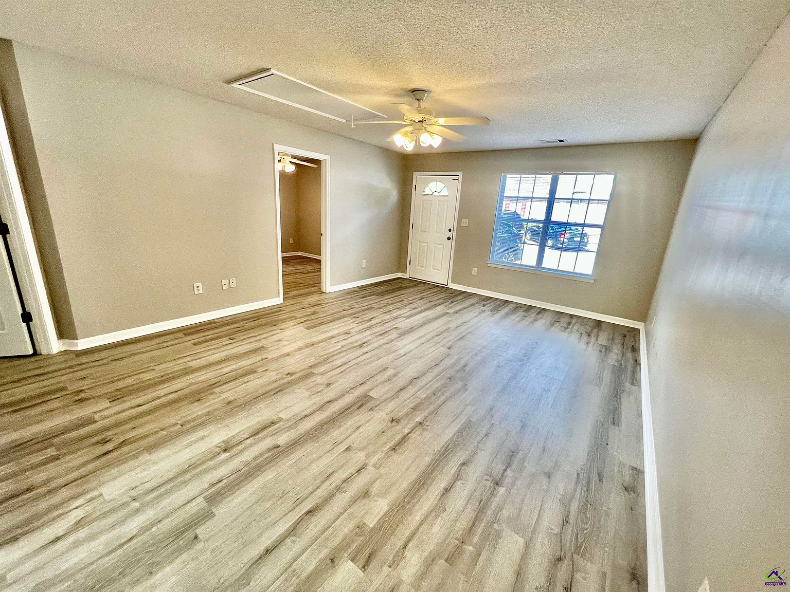 2 bed, 2.0 bath, 962 sqft, $1,220 — Photo 3