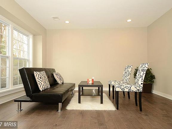 3rd image of 4408 Eames Ln