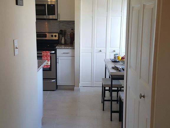 2nd image of 1688 Forest Hill Ct