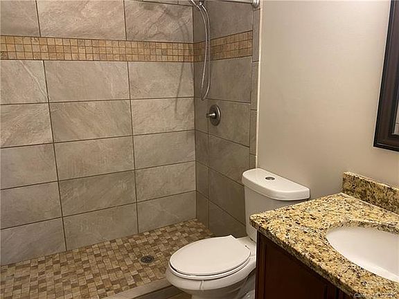 5th image of 2005 Grandhaven Dr Unit B