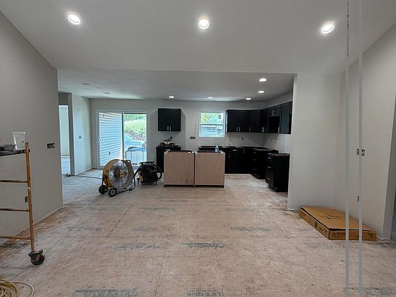 5th image of 102 N Youngblood Avenue