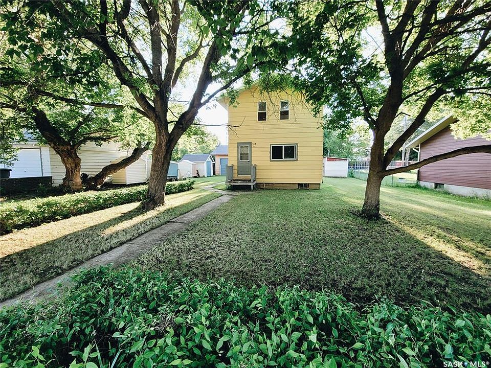 1st image of 420 3rd STREET