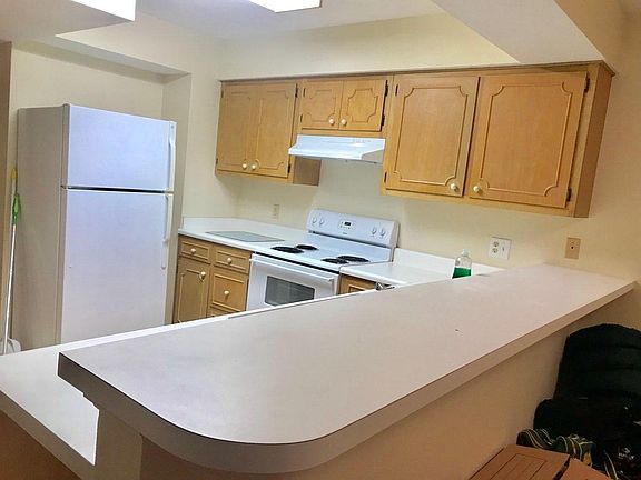 4th image of 425 W Tanglewood Dr