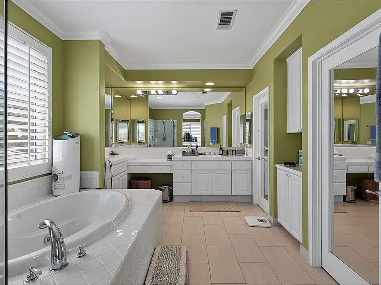 4459 Putting Green Dr — Photo 49