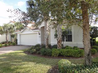 2010 Fairmont Ln, Naples, FL 34120