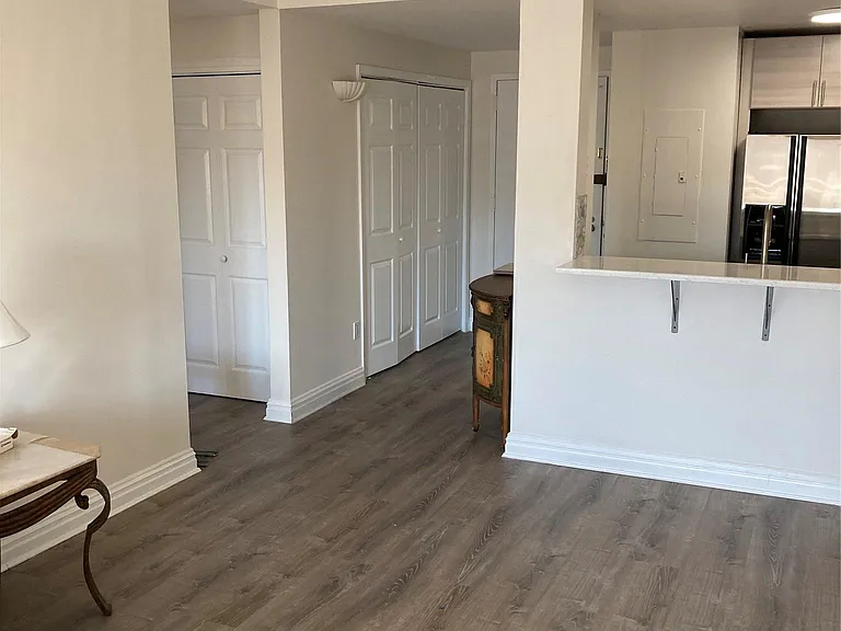 780 W Broadway #2H — Photo 5