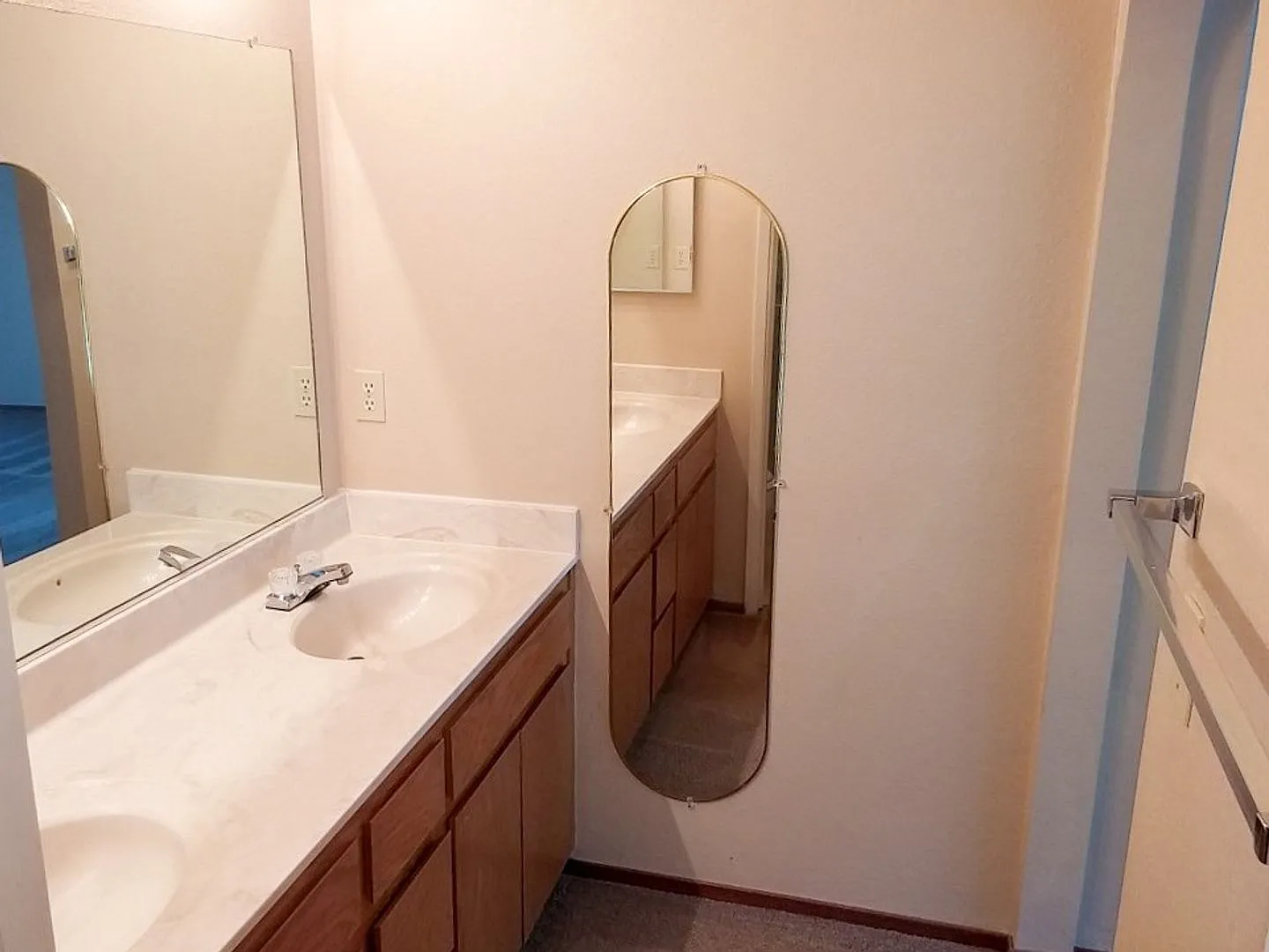 $500 Move In Special Off First Months Rent. — Photo 4