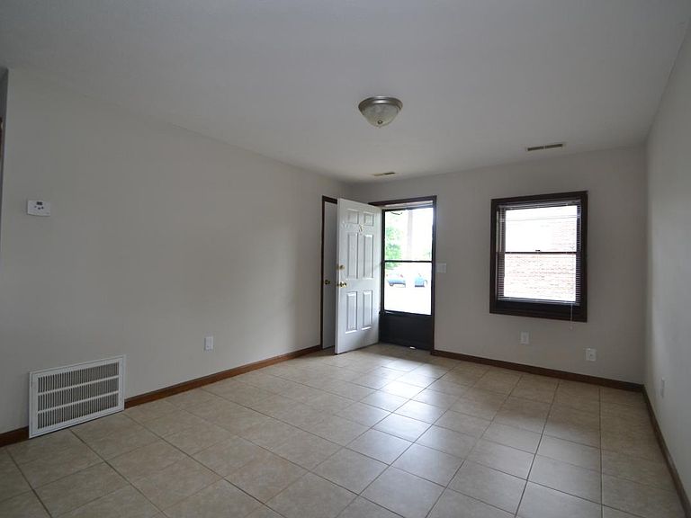 501 Dogwood St Waynesboro, VA, 22980 Apartments for Rent Zillow