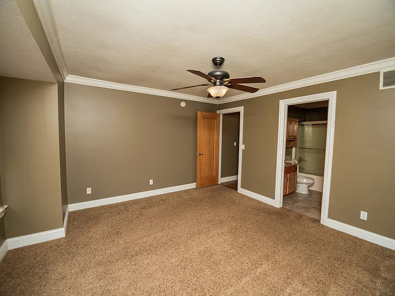 405 Galway Dr — Photo 27