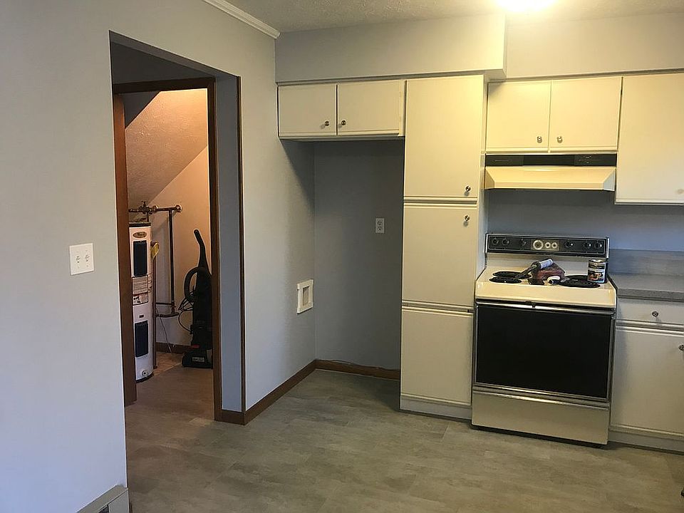 Kitchen and laundry area