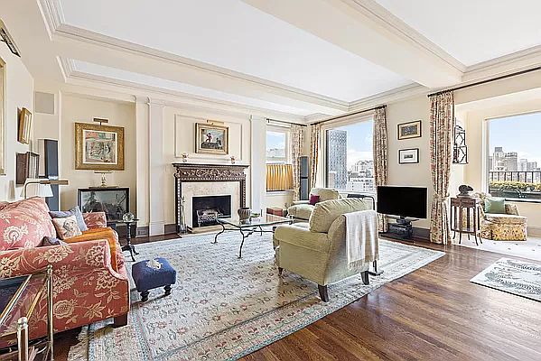 1st image of 320 E 72nd St Penthouse B