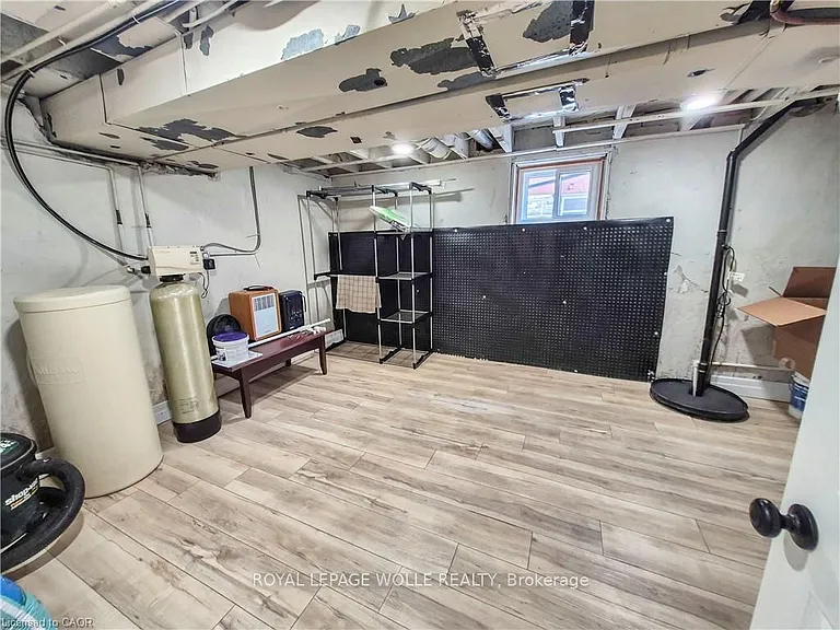 408 Wellington St N #2 — Photo 15