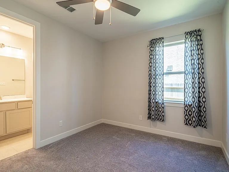 4706 Llano Loop — Photo 26