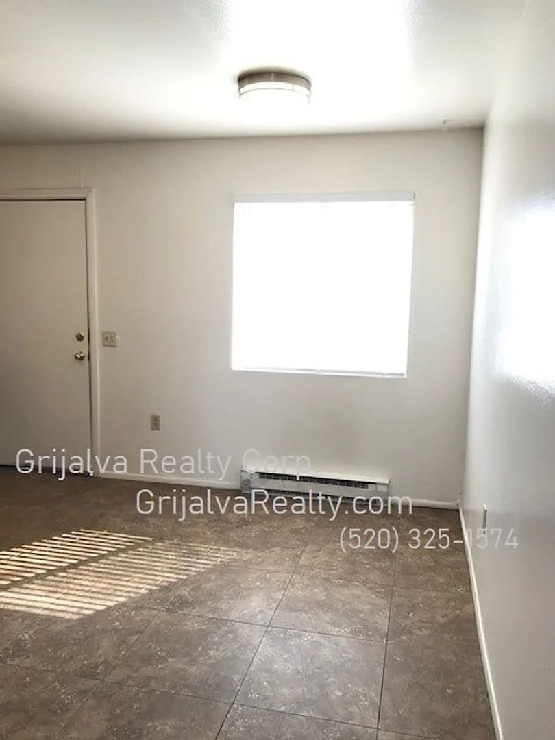 2709 N. Fair Oaks Maintenance — Photo 2