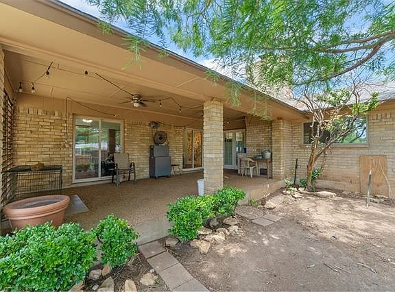 5th image of 110 Meadow Glen Dr