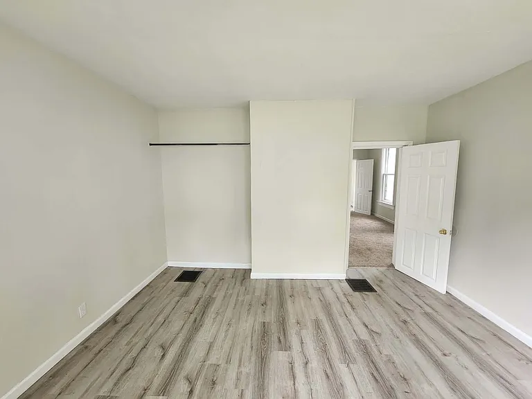 360 Buxton Ave — Photo 8