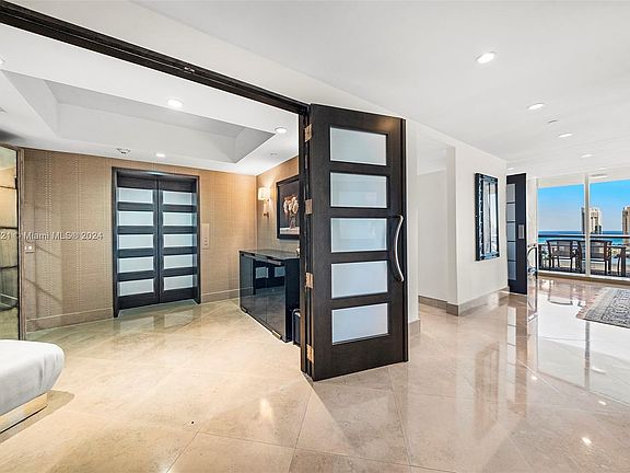 3rd image of 6000 Island Blvd APT 2604