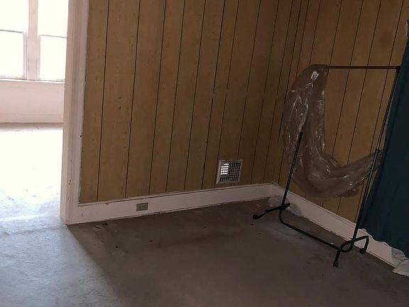 2nd image of 1942 North St Floor 2