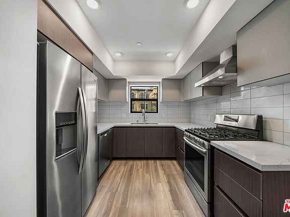 3rd image of 5030 Rosewood Ave Suite 504