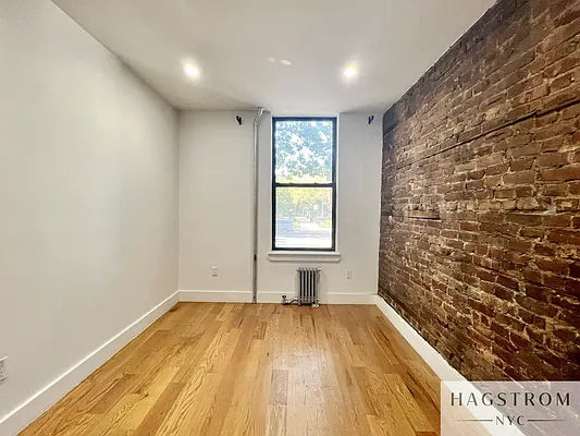 Rented by Hagstrom Management Inc | media 11