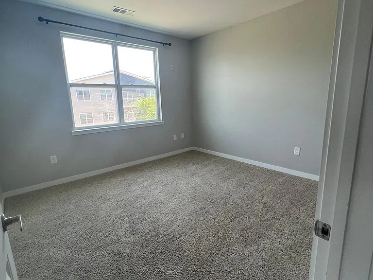 1118 Litton Ave #301 — Photo 6