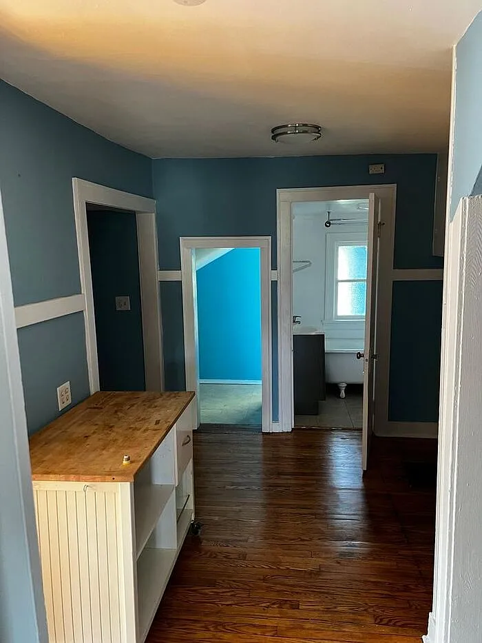 2 bed, 1.0 bath, $1,390 — Photo 3