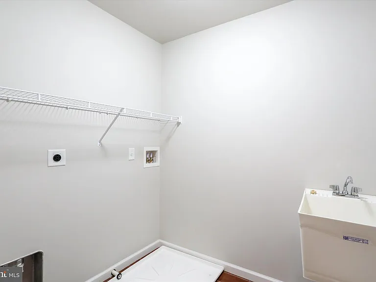 20 Delano Dr — Photo 16