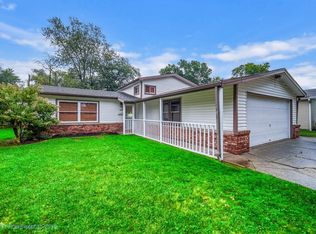 1019 N Rensselaer St, Griffith, IN 46319