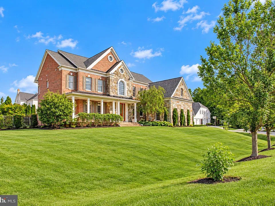 27 Hunting Ct
