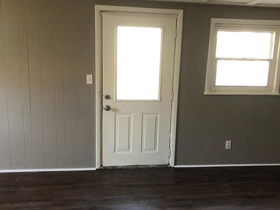 3rd image of 5210 Woodend Ave