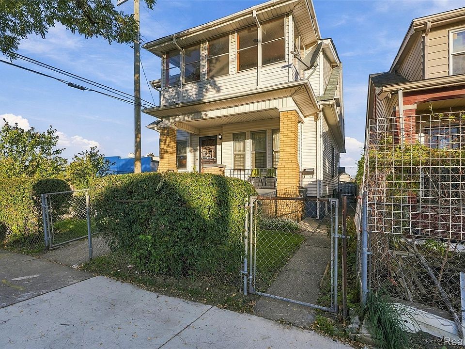 2925 Burnside St, photo 2