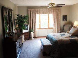 916 Hummingbird Ln, Columbus, IN 47203