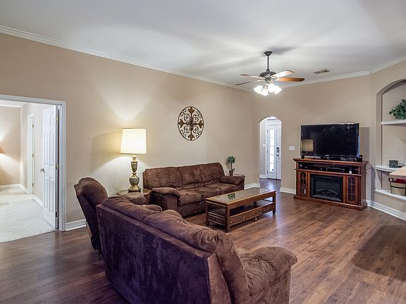 5th image of 507 Gaston Cir