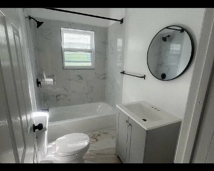 145 Vermont Ave #3L — Photo 1