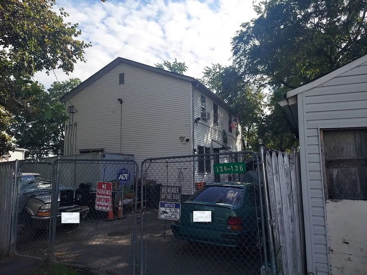 134-136 N 6th St photo 1