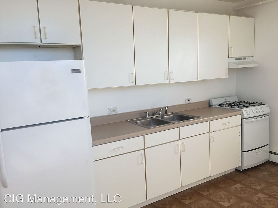 1st image of 1528 W Morse Ave APT 702