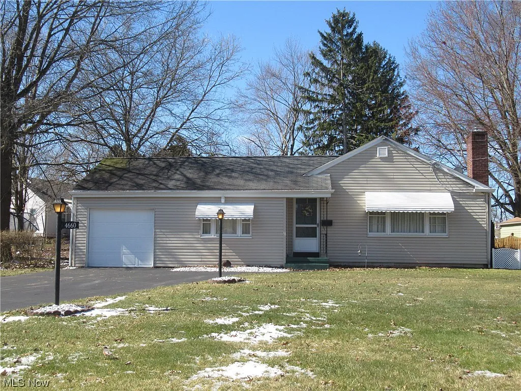 4660 Waseka Ln photo 1