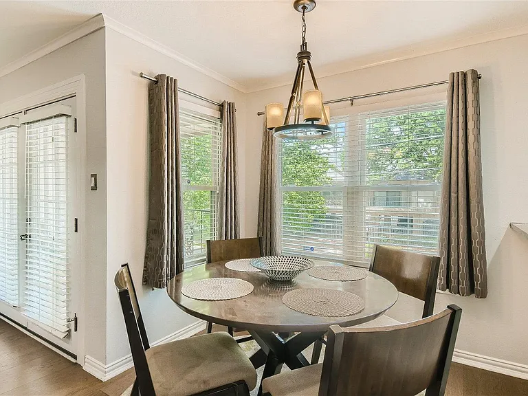 4129 Holland Ave — Photo 33