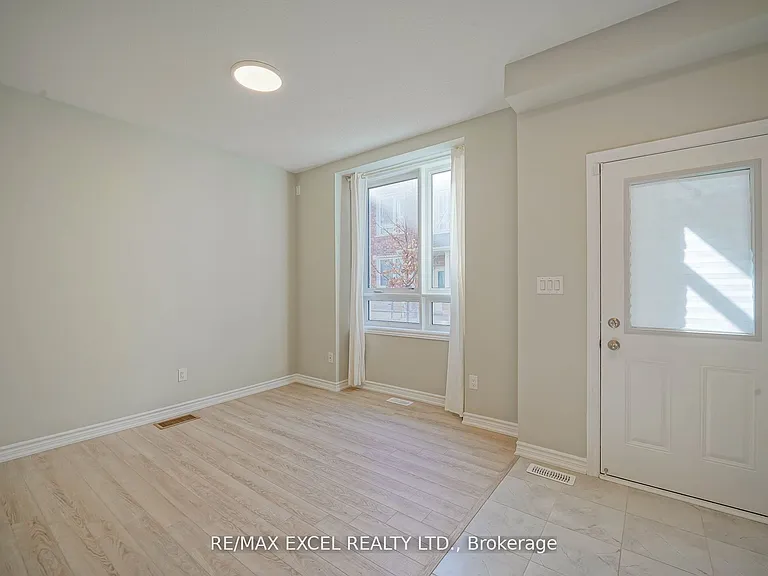 11 Chicago Ln — Photo 5