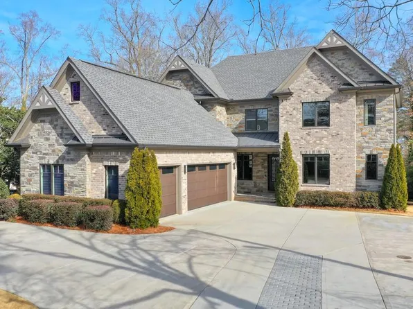 2465 Henderson Rd, Tucker, GA 30084