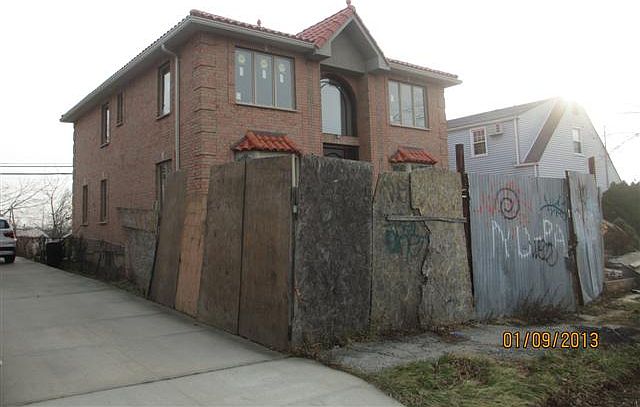 2nd image of 2381 207th St