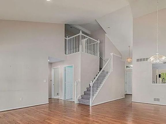 2nd image of 25189 Dunham Ct