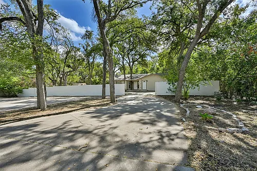 6713 Silvermine Dr Photo 1